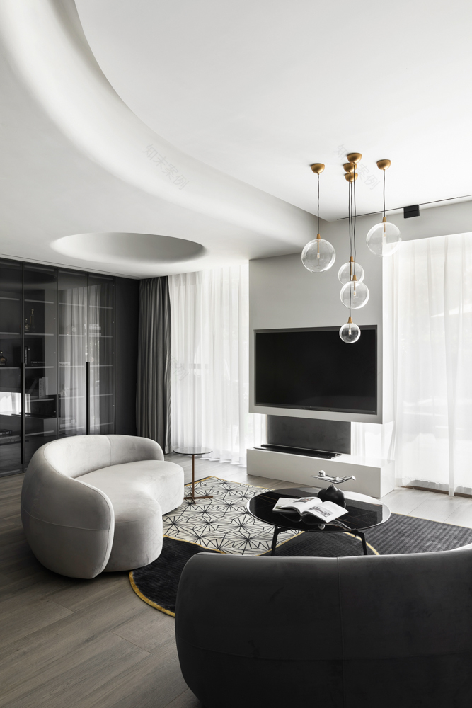 黑白之间,蕴光于形-7