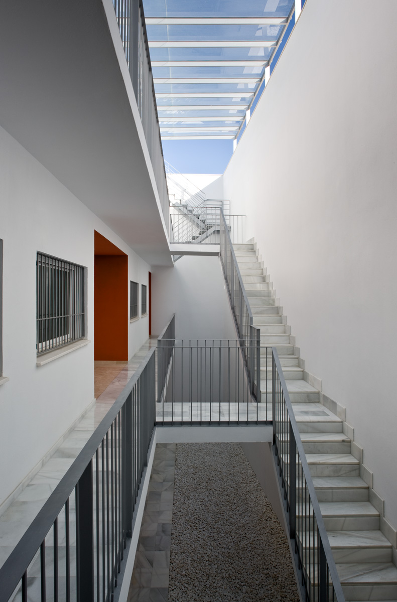 圣卢卡尔历史中心的 9 套住宅丨Fernando Suárez Corchete-26