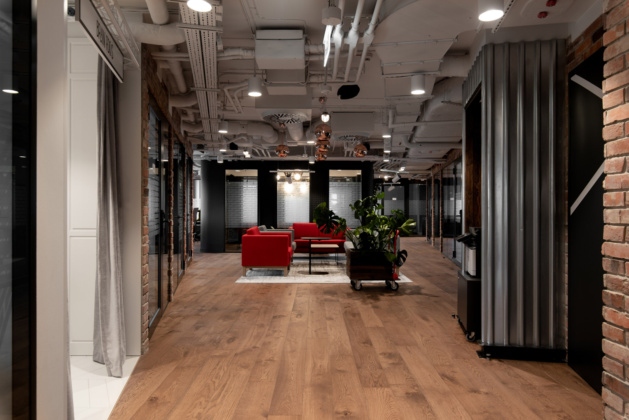 华沙中心地带的现代主义办公室设计丨波兰华沙丨mode:lina™-24