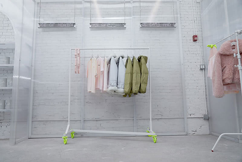 简约舒适,打造吸引人的服装店空间-23