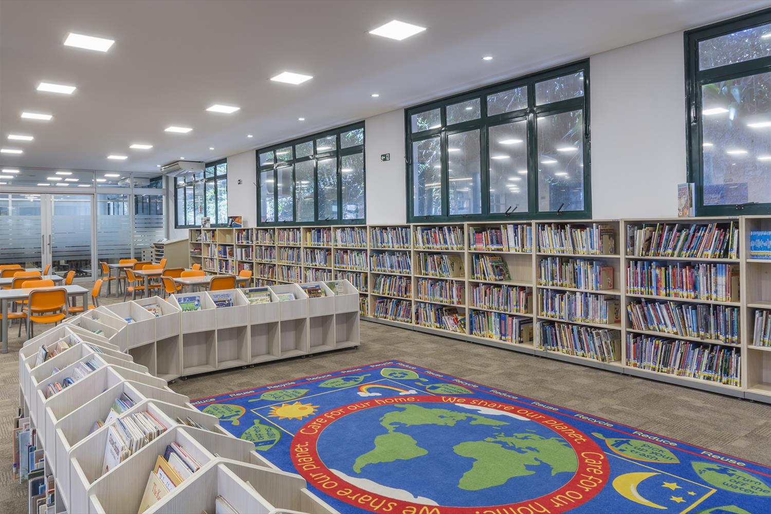 巴西 Campinas 美国学校图书馆 共享学习空间设计-11