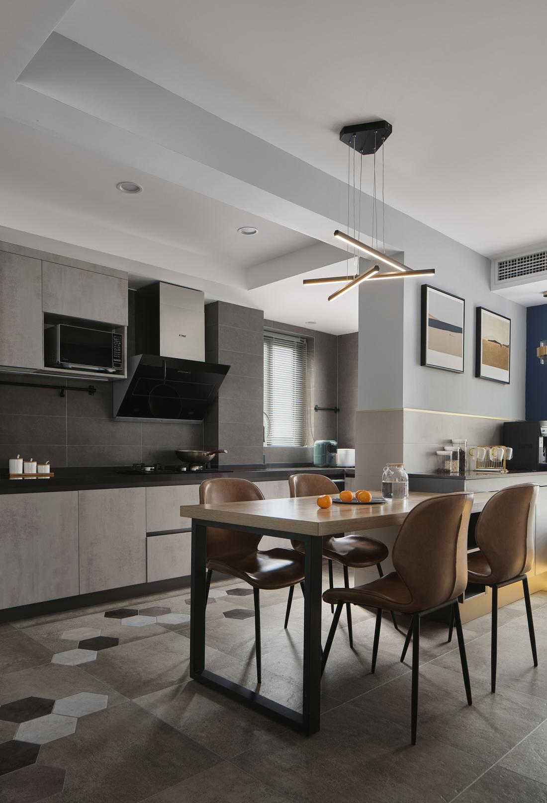 三口之家舒适实用的家居设计-21