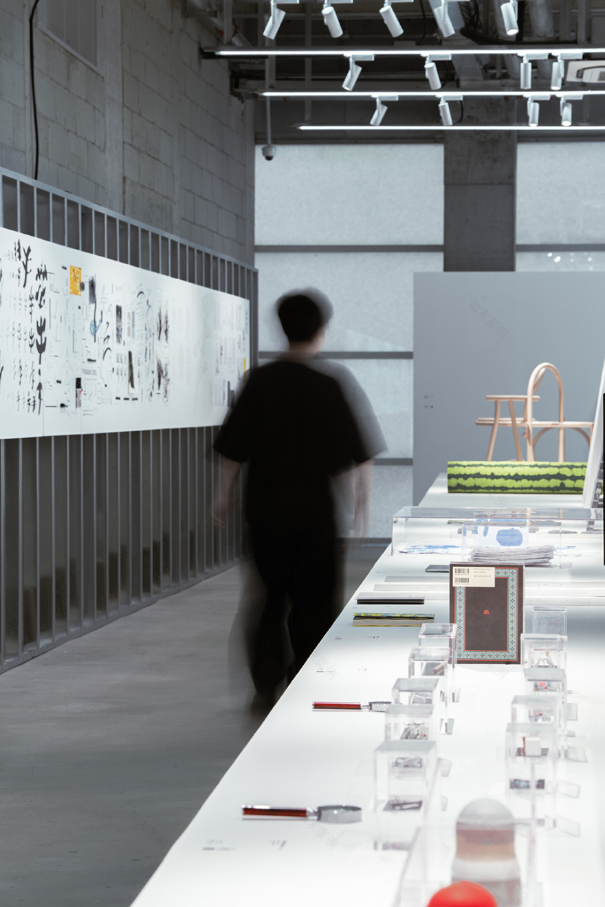 形态的诗学展陈空间设计丨中国上海丨studio AME(雨凡建筑设计工作室)-15