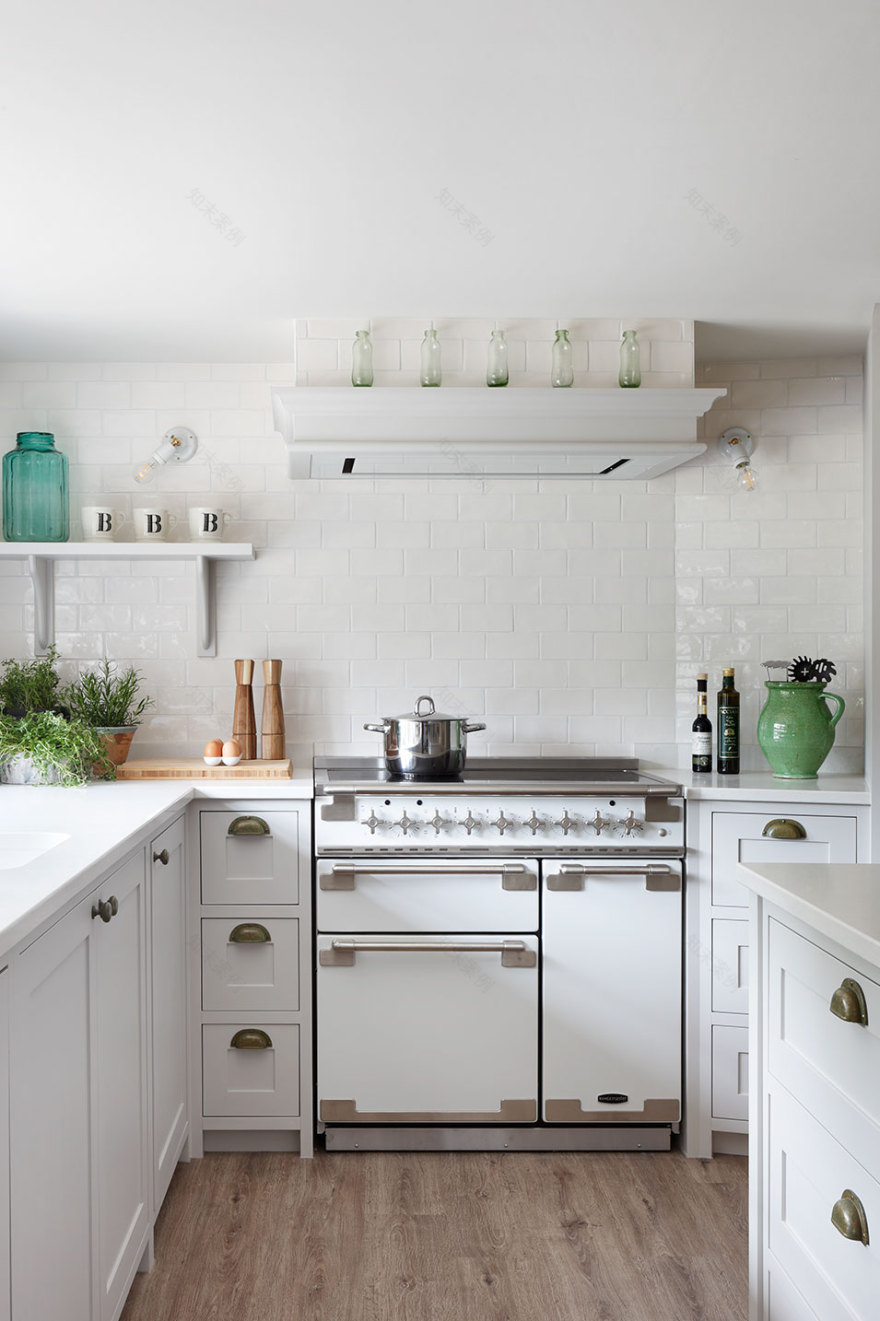 "粉色英式乡村小屋 | 传统与现代的完美融合"-14