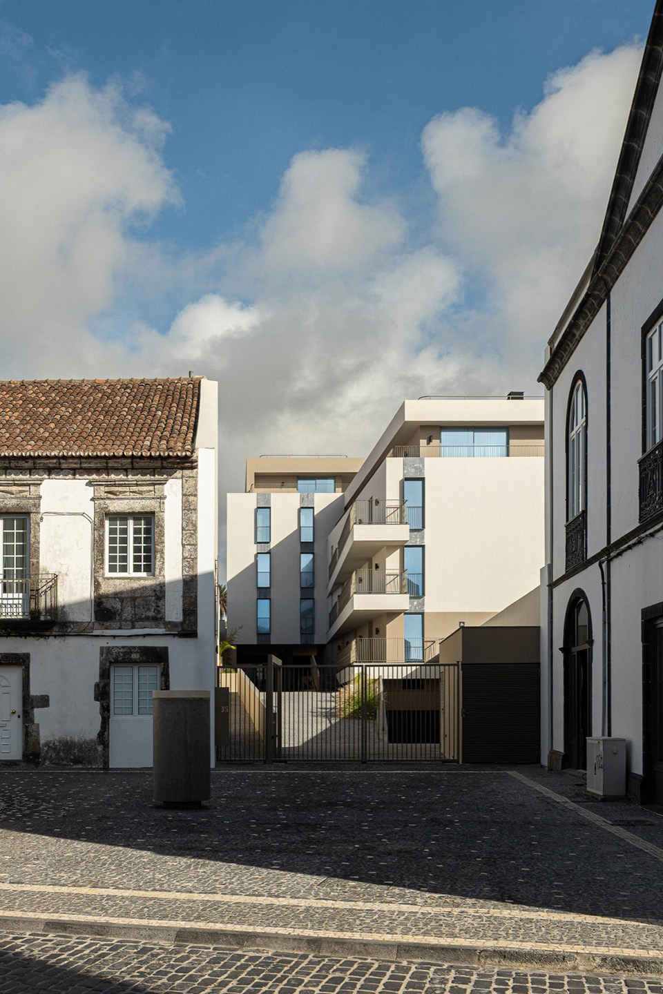 ERNESTO DO CANTO住宅区丨葡萄牙蓬塔德尔加达丨BOX arquitectos-165