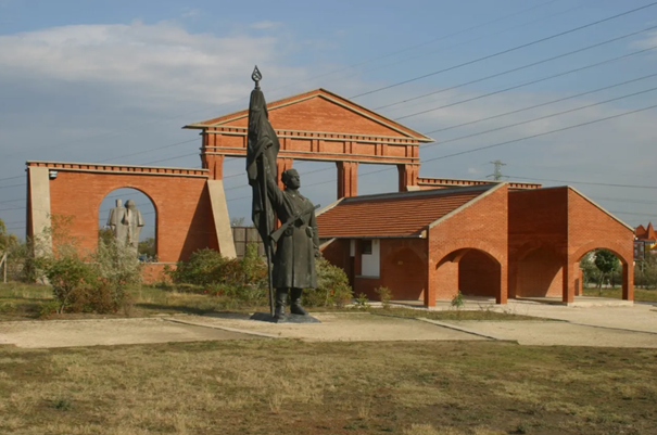 Memento Park(纪念公园)丨匈牙利布达佩斯丨匈牙利建筑师Ákos Eleőd-32