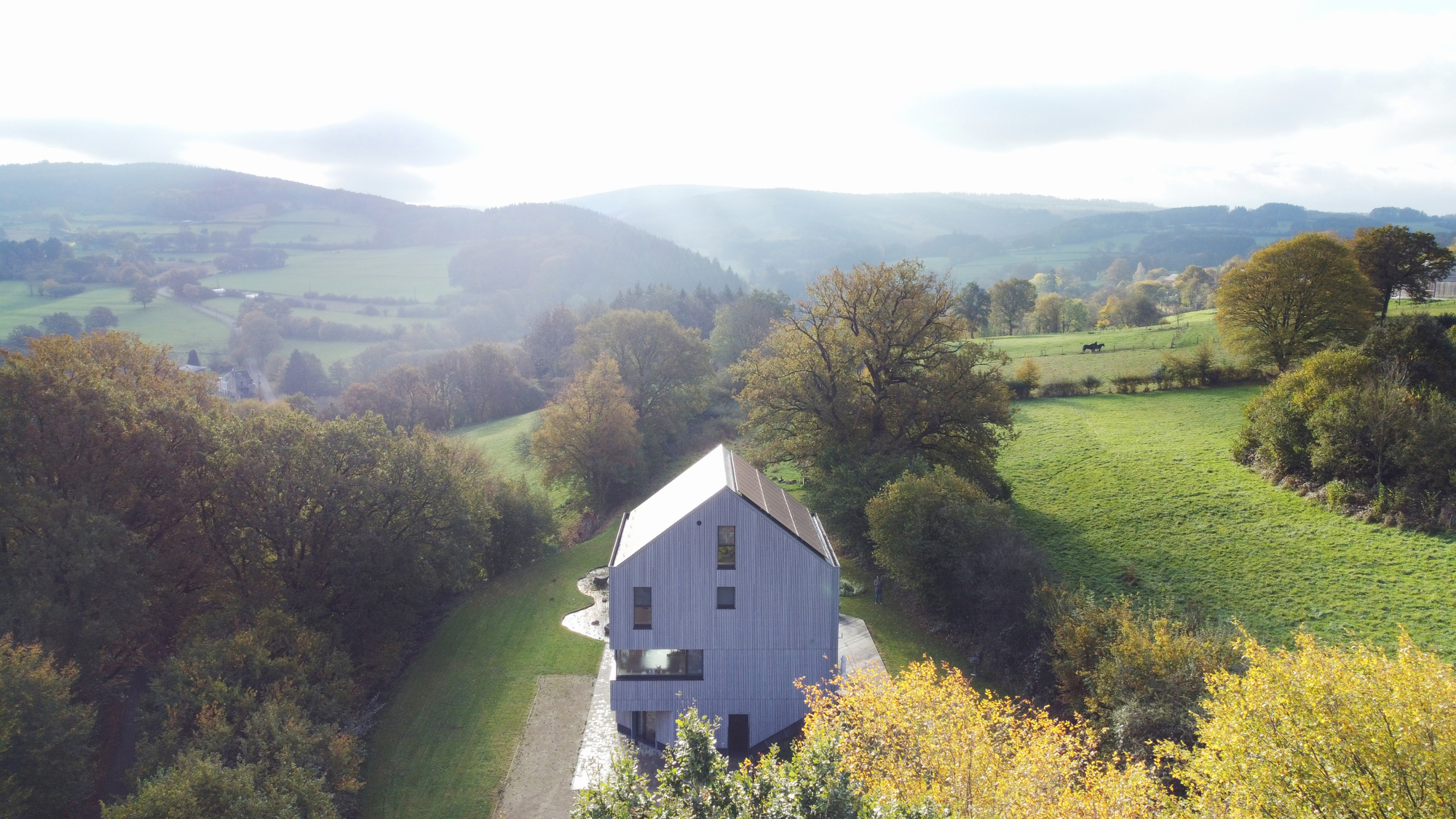 House in Mormont / Jahnke-Ledant Architects-20