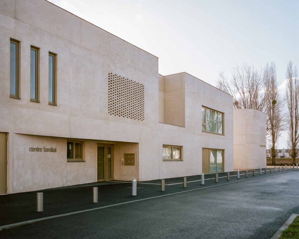 弧形墙体打造和谐环境,彩色混凝土呈现现代永恒-17