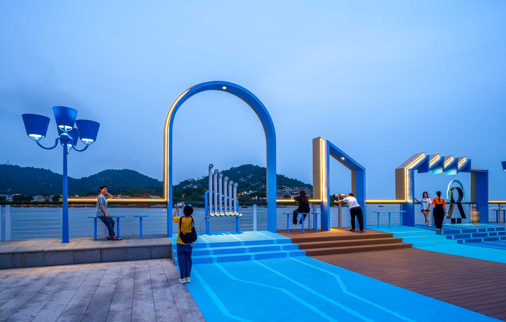 电气小屋；电子用品店（这里结合常见情况推测 ELECTRO 代表电气、电子相关，HUT 有小屋、简易商店等意思，故给出这两种较符合逻辑的表述） 丨中国珠海丨100 Architects（上海）有限公司-53