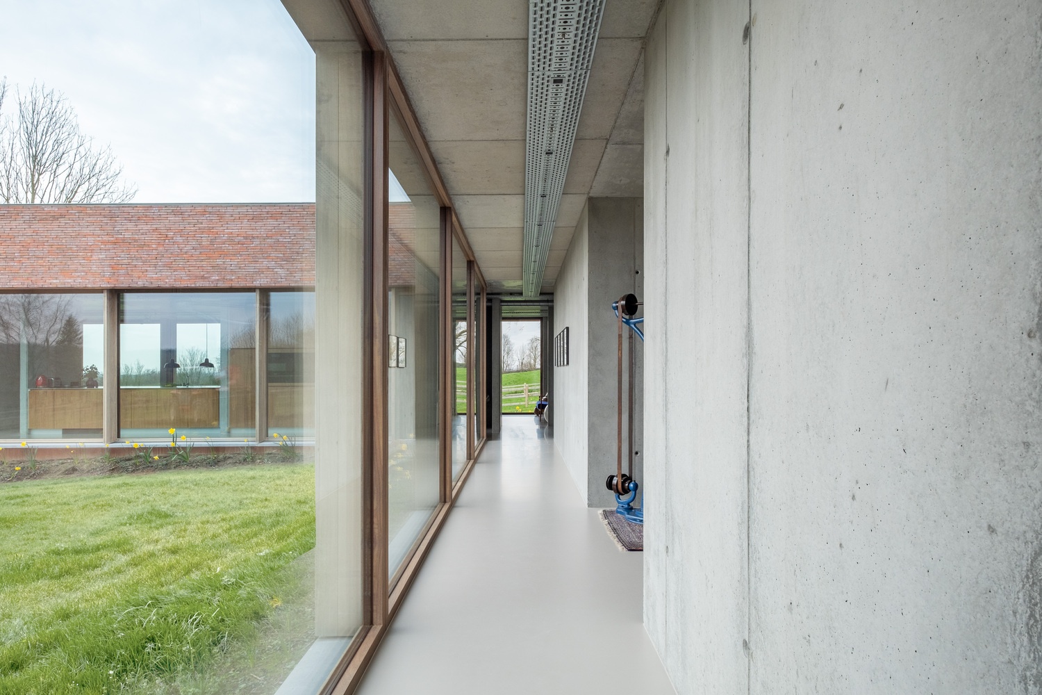 乡间清水混凝土别墅丨比利时丨马腾斯范凯米尔-5