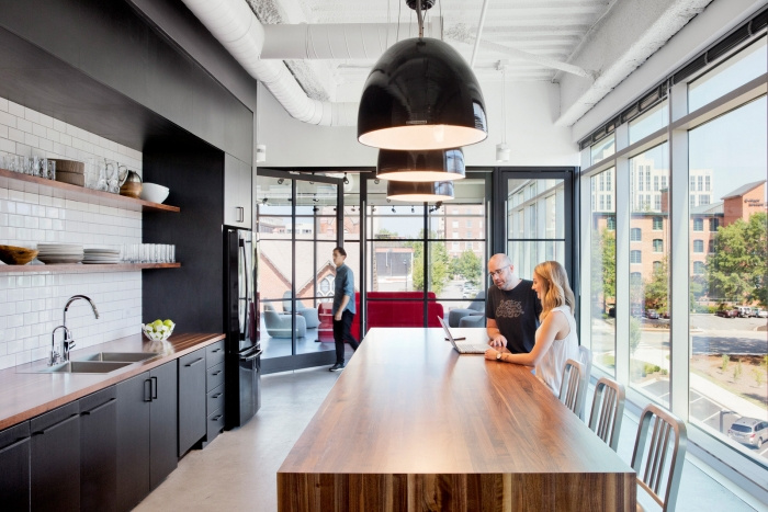 美国格林维尔 EP+Co.现代工业风办公空间-11