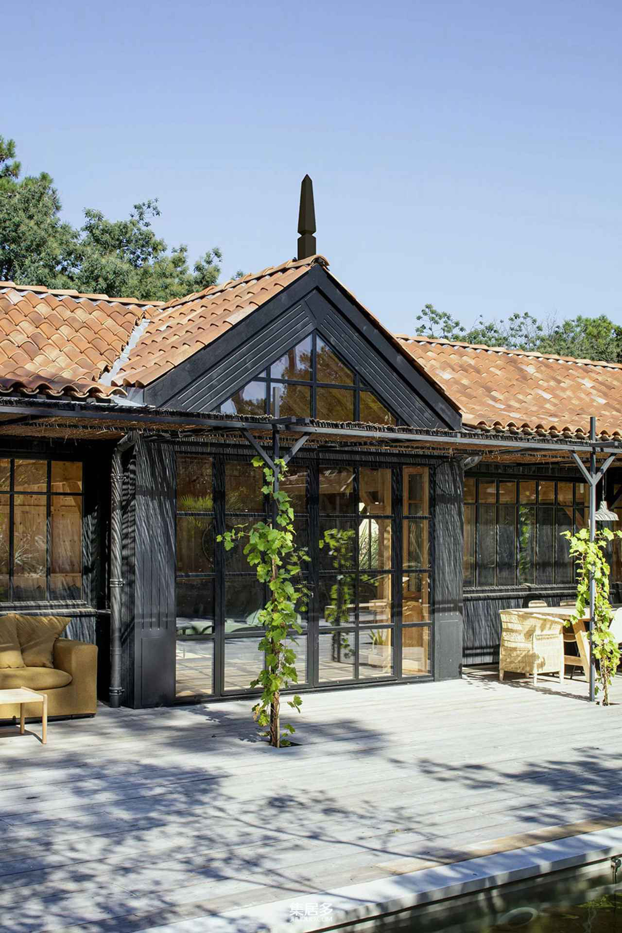 蔚蓝海岸上的木制别墅丨法国-7