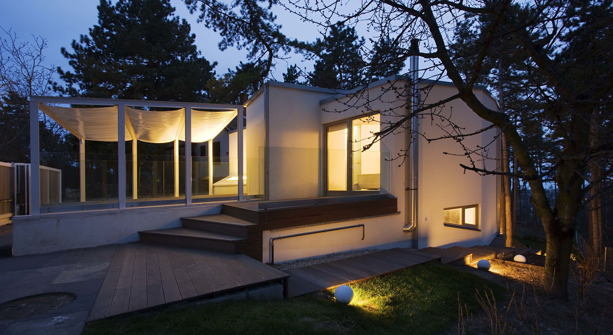 湖边林中度假屋-11