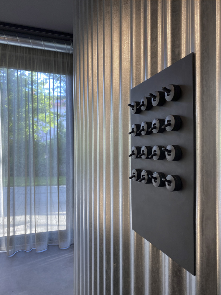 捷克 Kontejner 咖啡馆丨彼得·法博-23