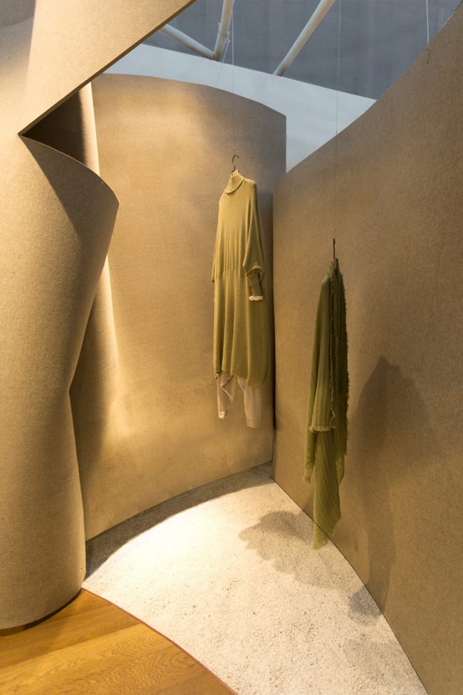 时尚隐喻 | 悬浮毛毡概念展厅-20