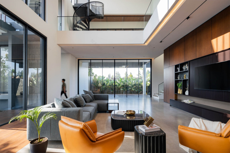 HUMBLE AND HOMEY, RUMAH MEWAH DI PLONGKOWATI - Asrinesia-32