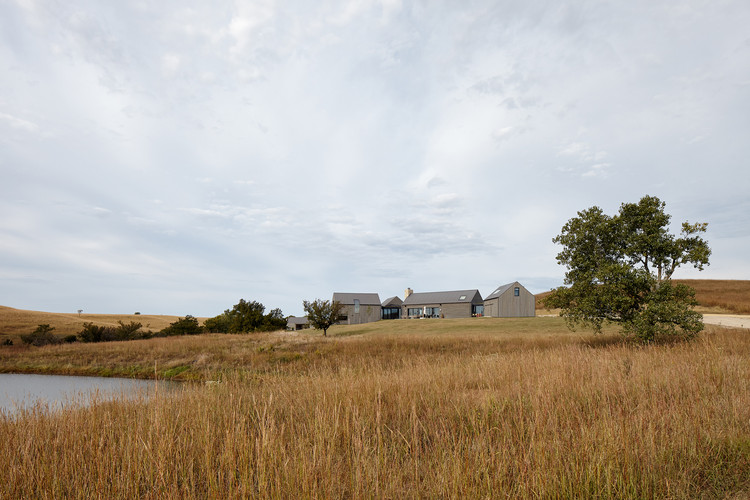 伊利诺伊河牧场 | 地形与景观的和谐融合-7