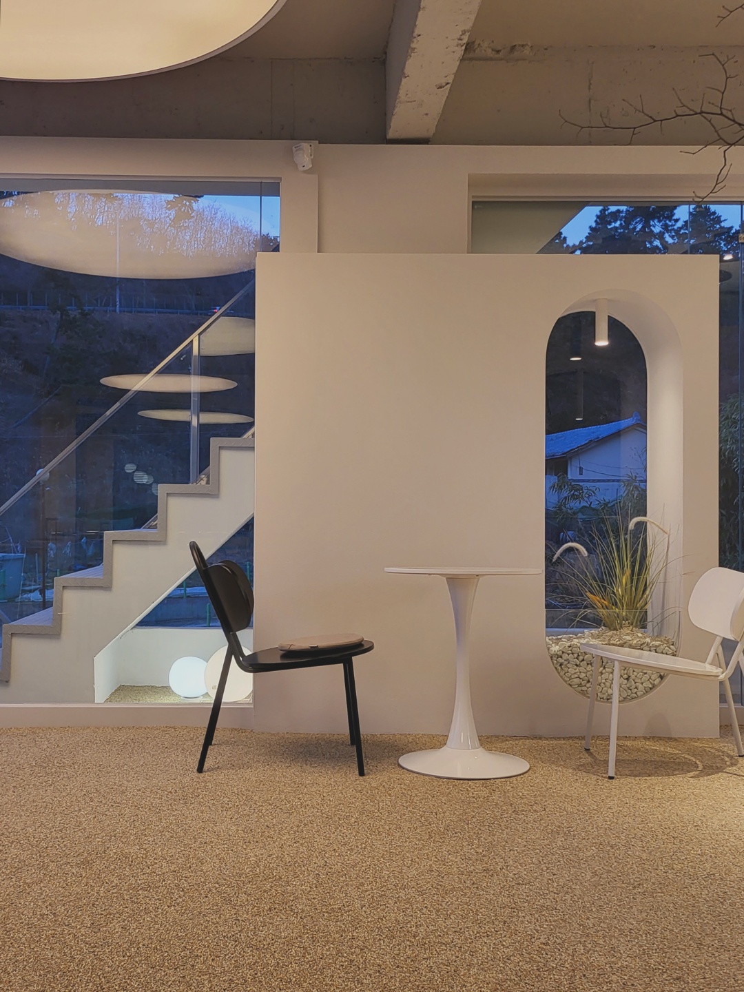 40 坪高级感十足的韩国窗源咖啡厅设计-19