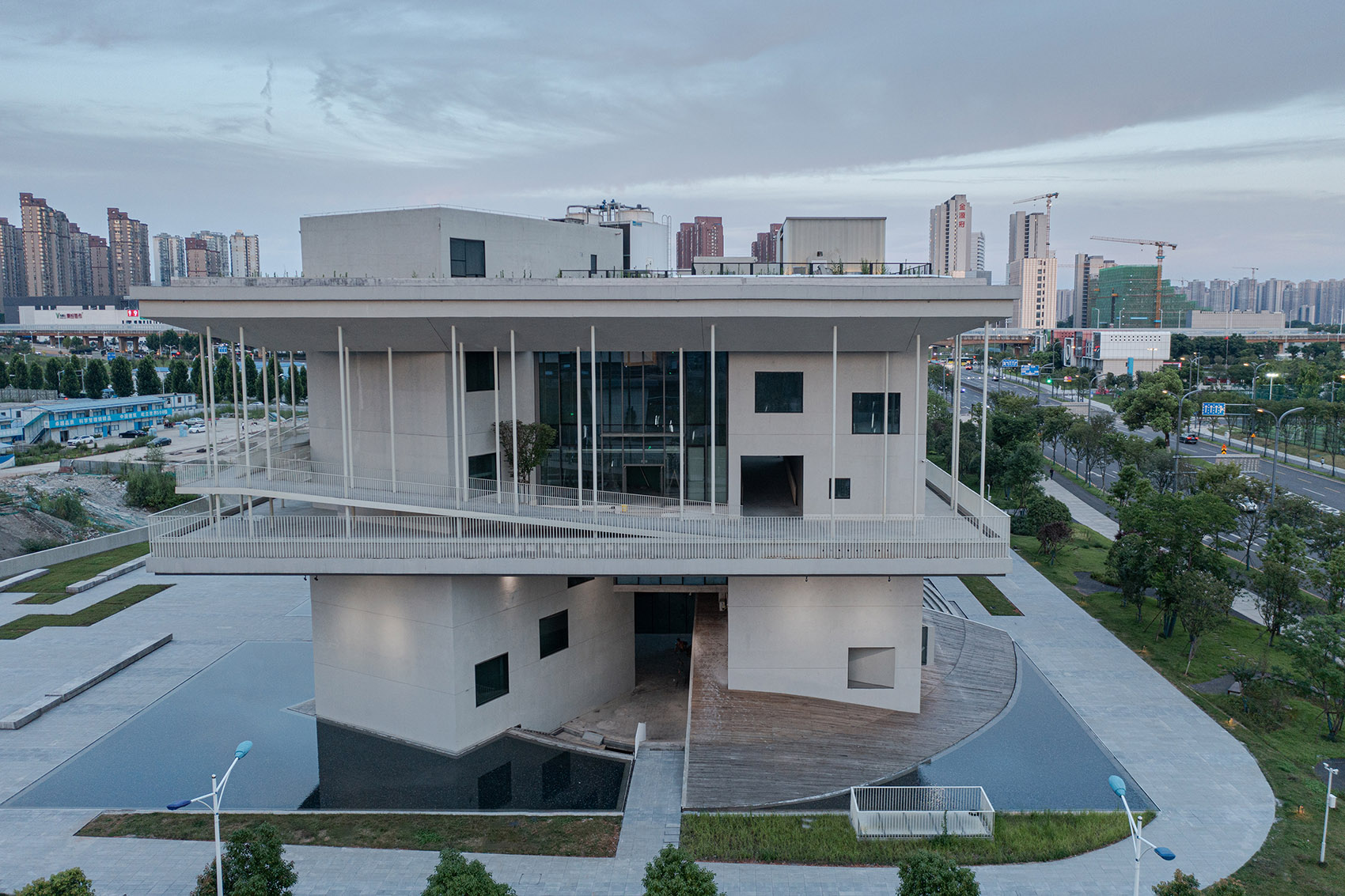 湖南广电芒果马栏山广场丨中国湖南丨地方工作室,湖南大学设计研究院有限公司-12