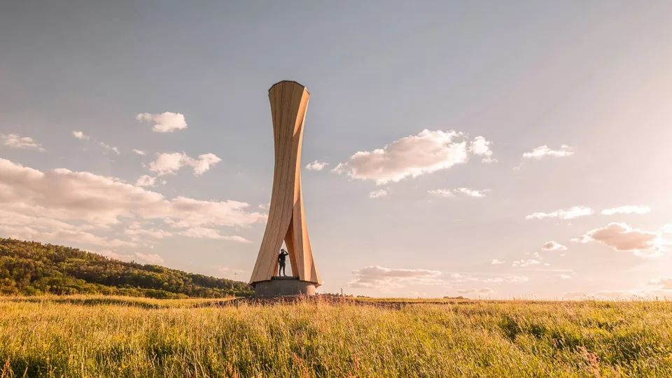 德国乌尔巴赫塔 | 自成型木材的可持续建筑奇迹-24