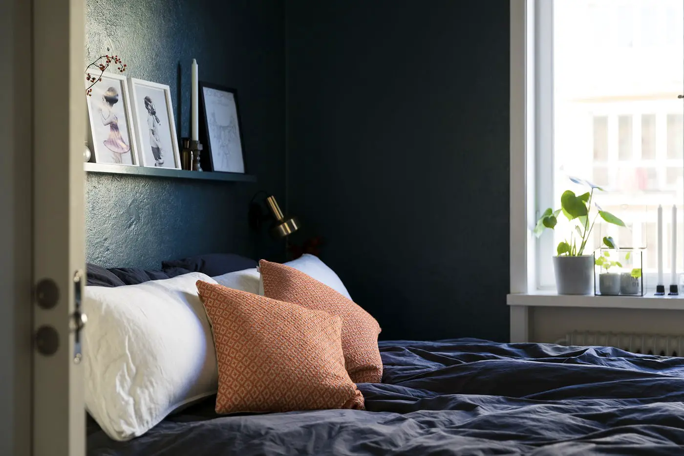 瑞典色彩家居设计 | 深蓝灰的温馨公寓-19