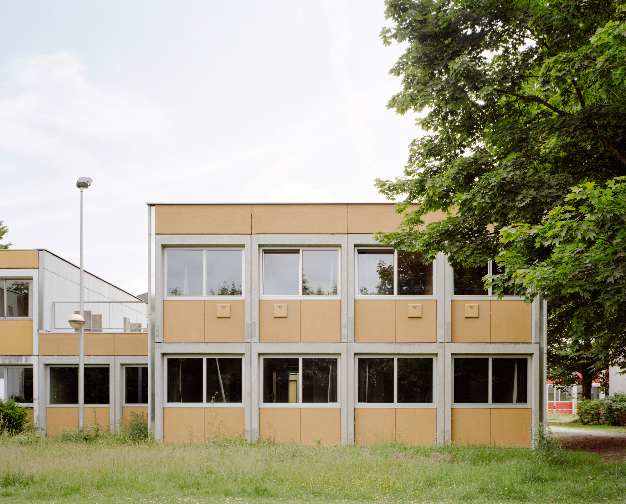 虚拟 DOS 机(WVDM)活实验室
注:WVDM 是 Windows Virtual DOS Machine 的缩写,常见释义为Windows 虚拟 DOS 机 ,这里根据习惯稍作译文精简Living Lab通常译为活实验室 ,是一种创新的研究方法和实践模式 丨比利时丨MAKER architecten-12