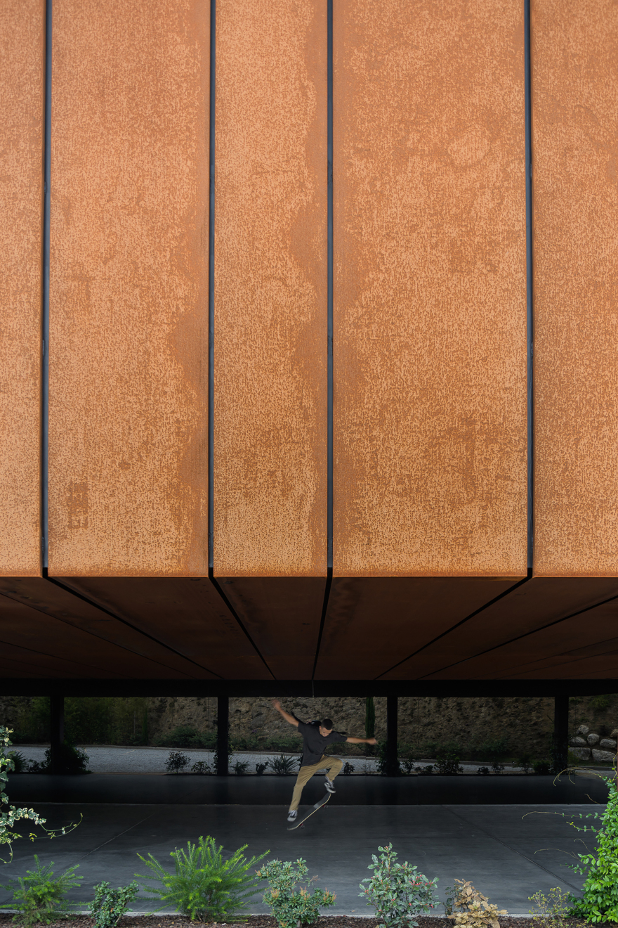 Suspended Matter Box Cultural Center / MMVARQUITECTO-31