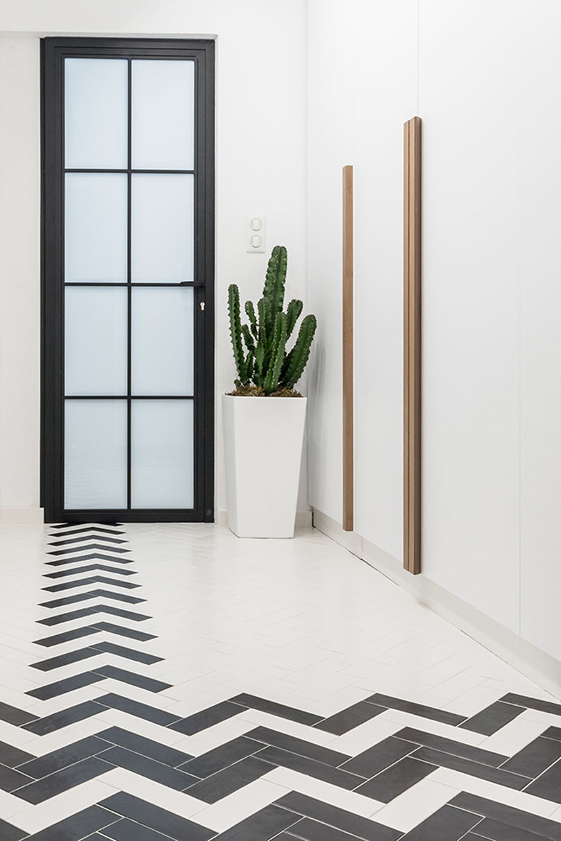 希腊现代复式公寓,打造温馨宜居空间-9