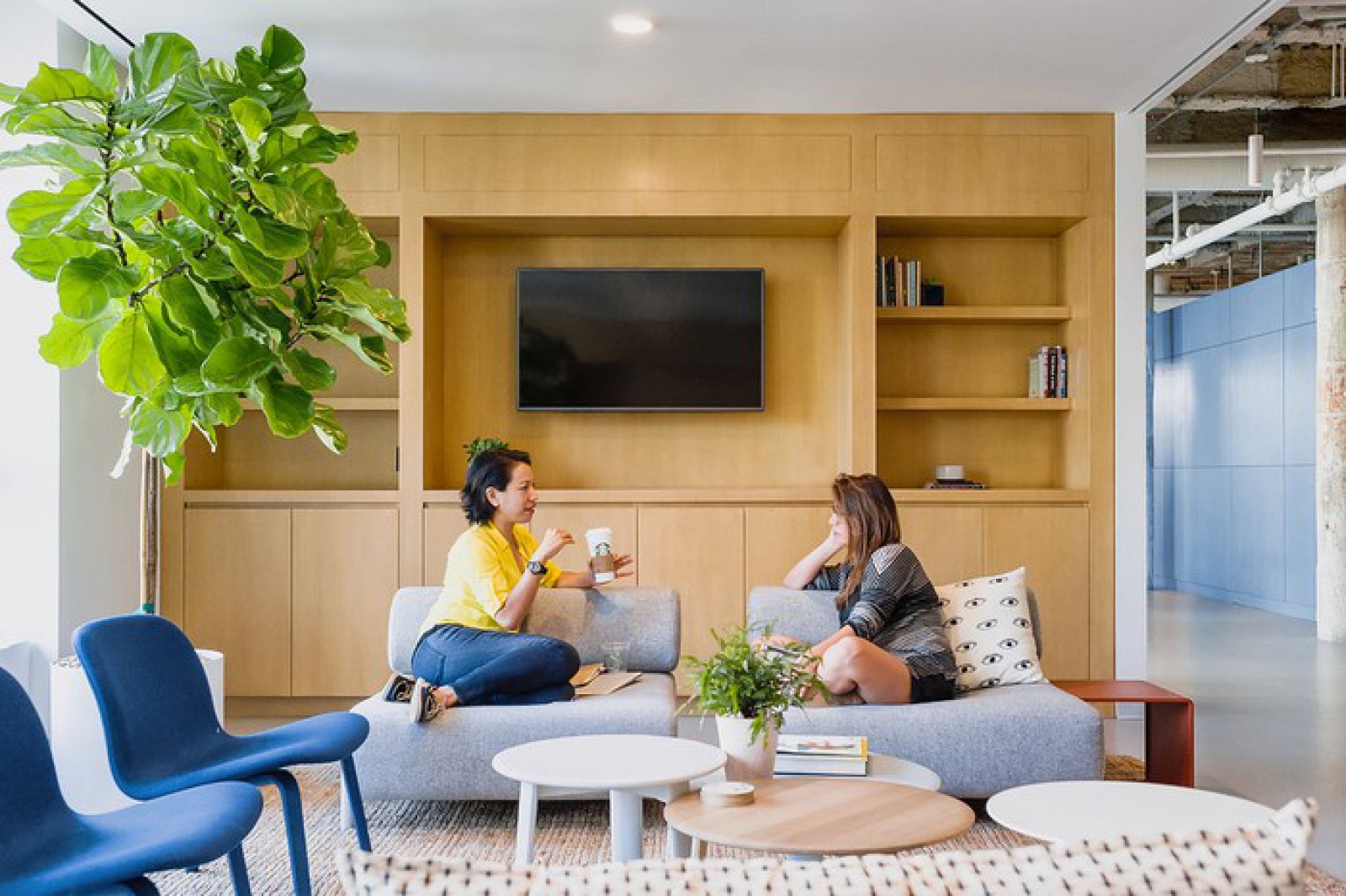 纽约 Casper 办公室设计 | FLOAT 工作室打造梦幻蓝调空间-3