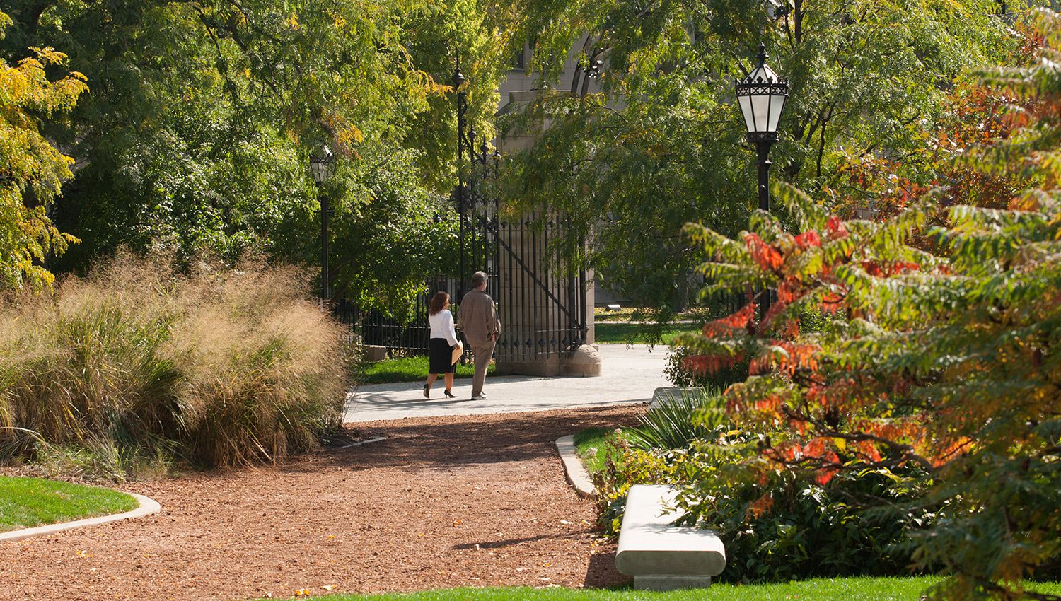 芝加哥大学 Cobb Gate 花园丨美国芝加哥丨大学委员会-5