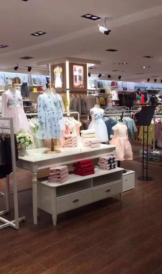 嘉峪关最大童装店开业盛况-50