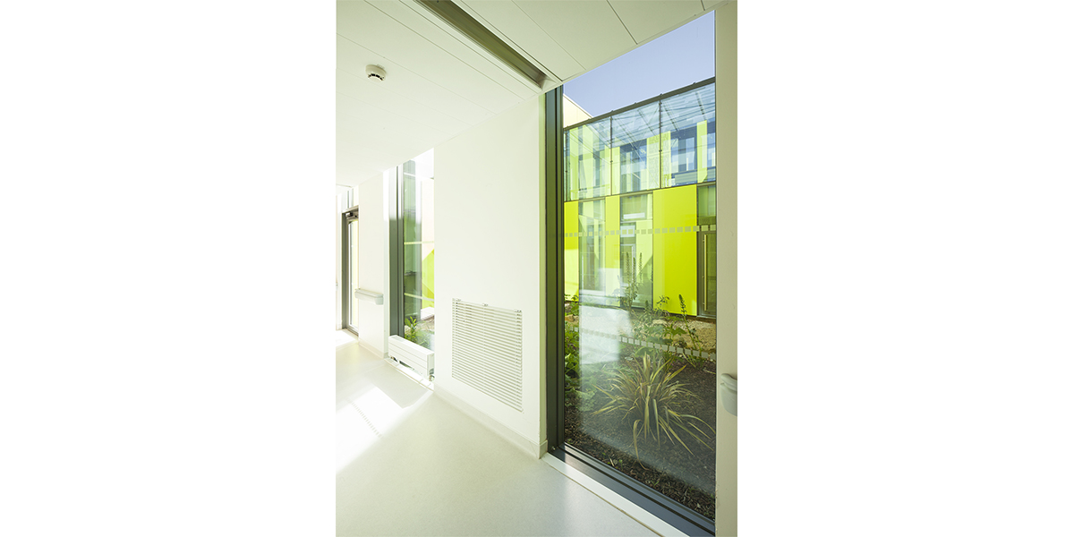 SSR furtif au pied d'un château - CoCo architectureCoCo architecture-24