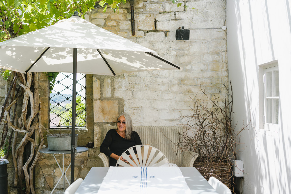 巴斯格鲁吉亚家园 | 电视制片人 Ann Lalić的宜居设计-0