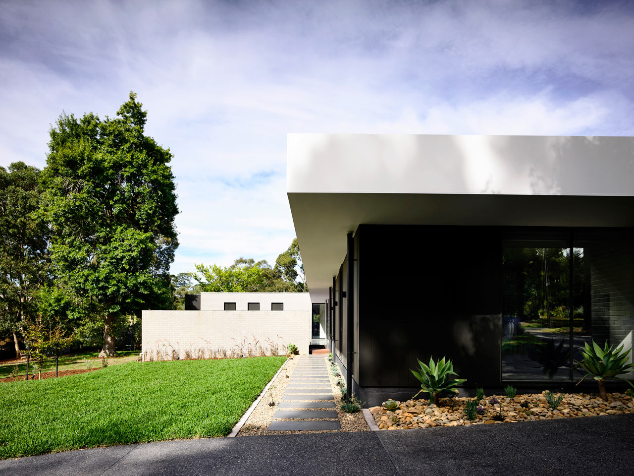 Park Orchards House by InForm-2