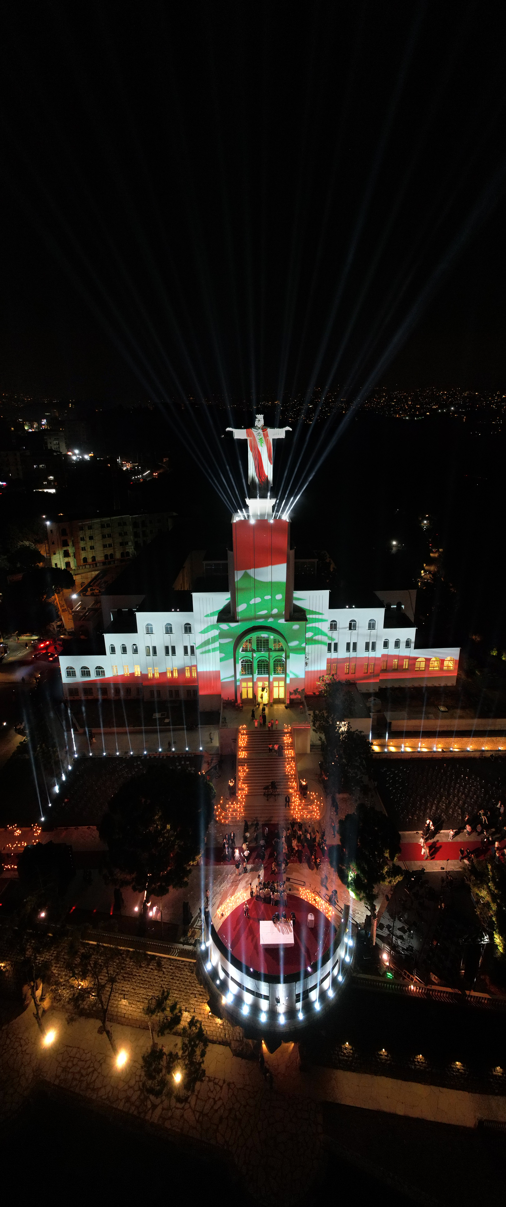 Jesus King Zouk Mosbeh - Illuminating the Statue-15