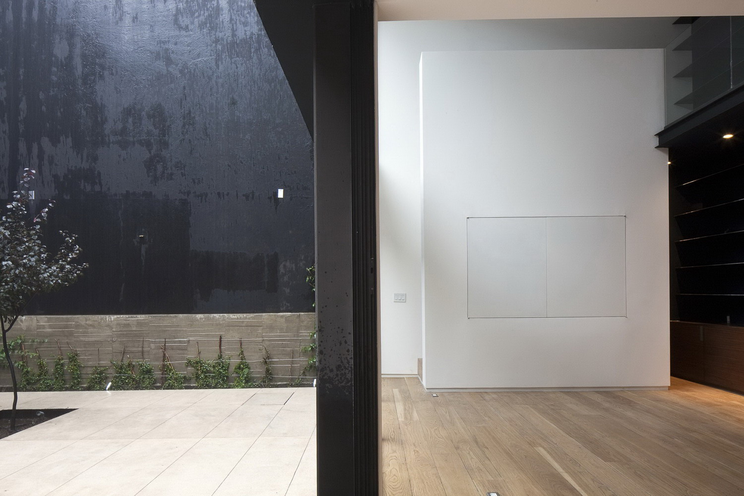 墨西哥市南部灰褐色矩形住宅——开放式空间与自然融合-19