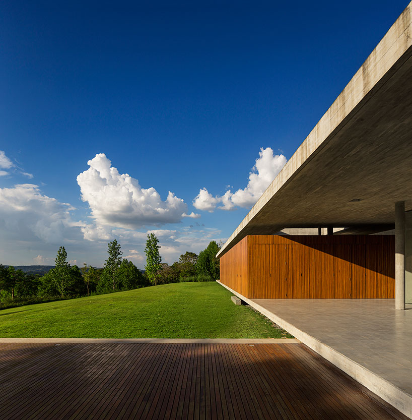 巴西 MK27 工作室打造独特曲线住宅 | Redux House-17