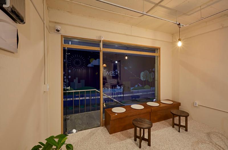 双层咖啡厅 | 白色与原木的 13 坪空间设计-9