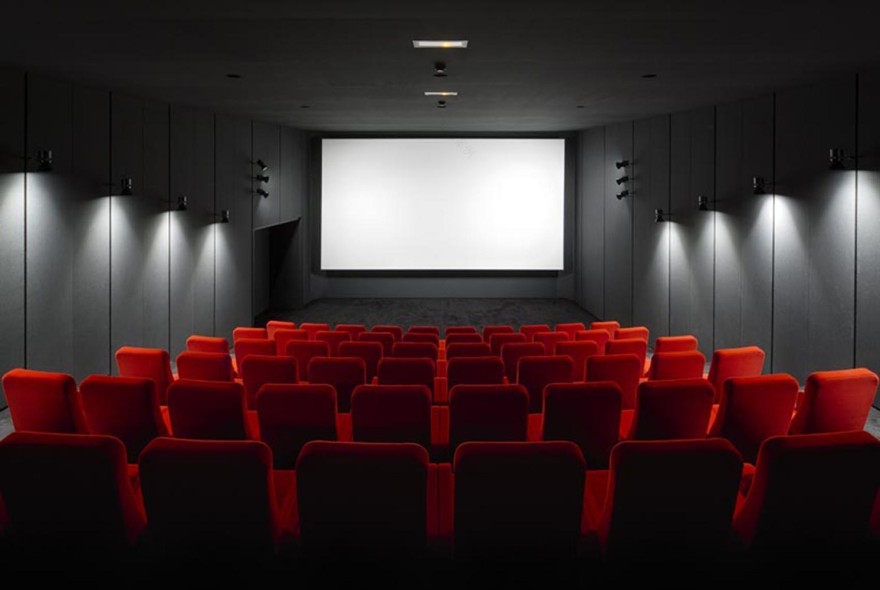 法国旧建筑中的巨大金属蠕虫 Pathé 基金会-11