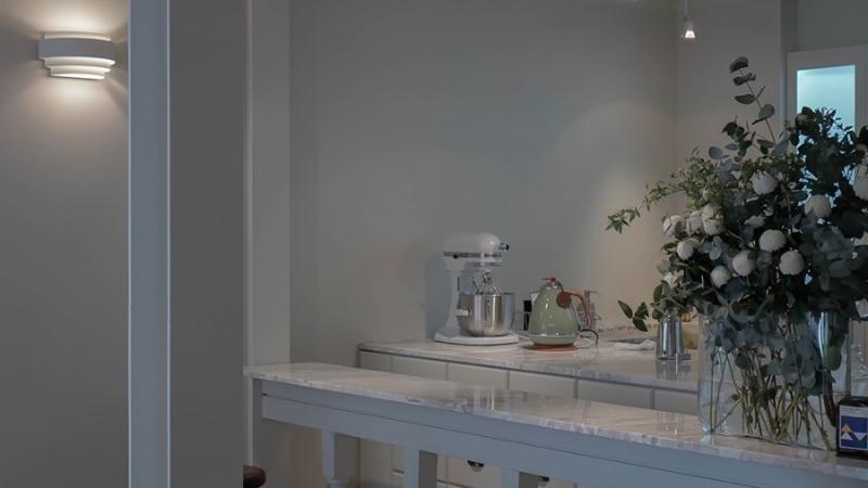 首尔 20 坪现代简约咖啡厅，打造温馨小资空间-9