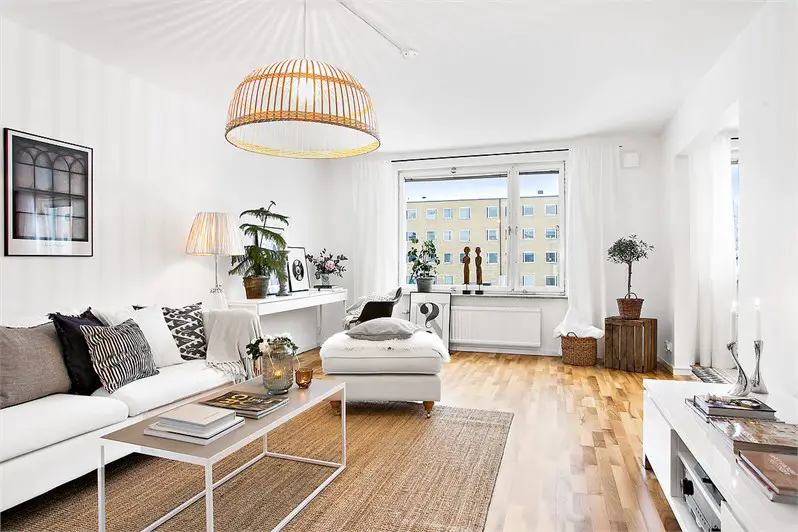 封闭阳台打造双重客厅，享受宁静阅读时光-3