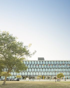 卡尔卡韦卢斯共享居住丨葡萄牙丨Pereira Miguel Arquitectos