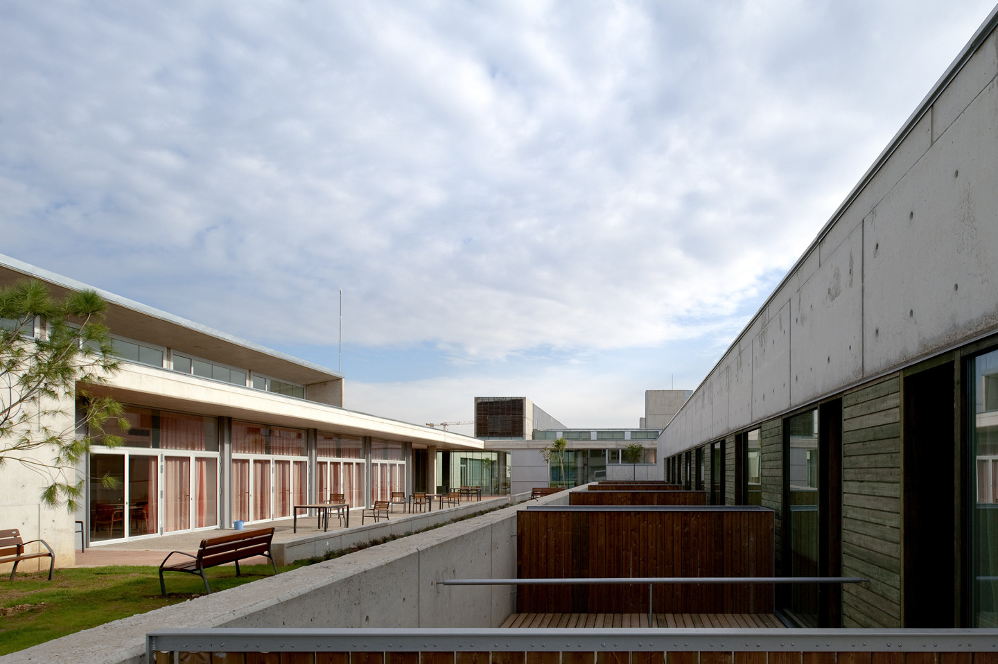 Elderly Healthcare Building   Brullet Pineda Arquitectes-20