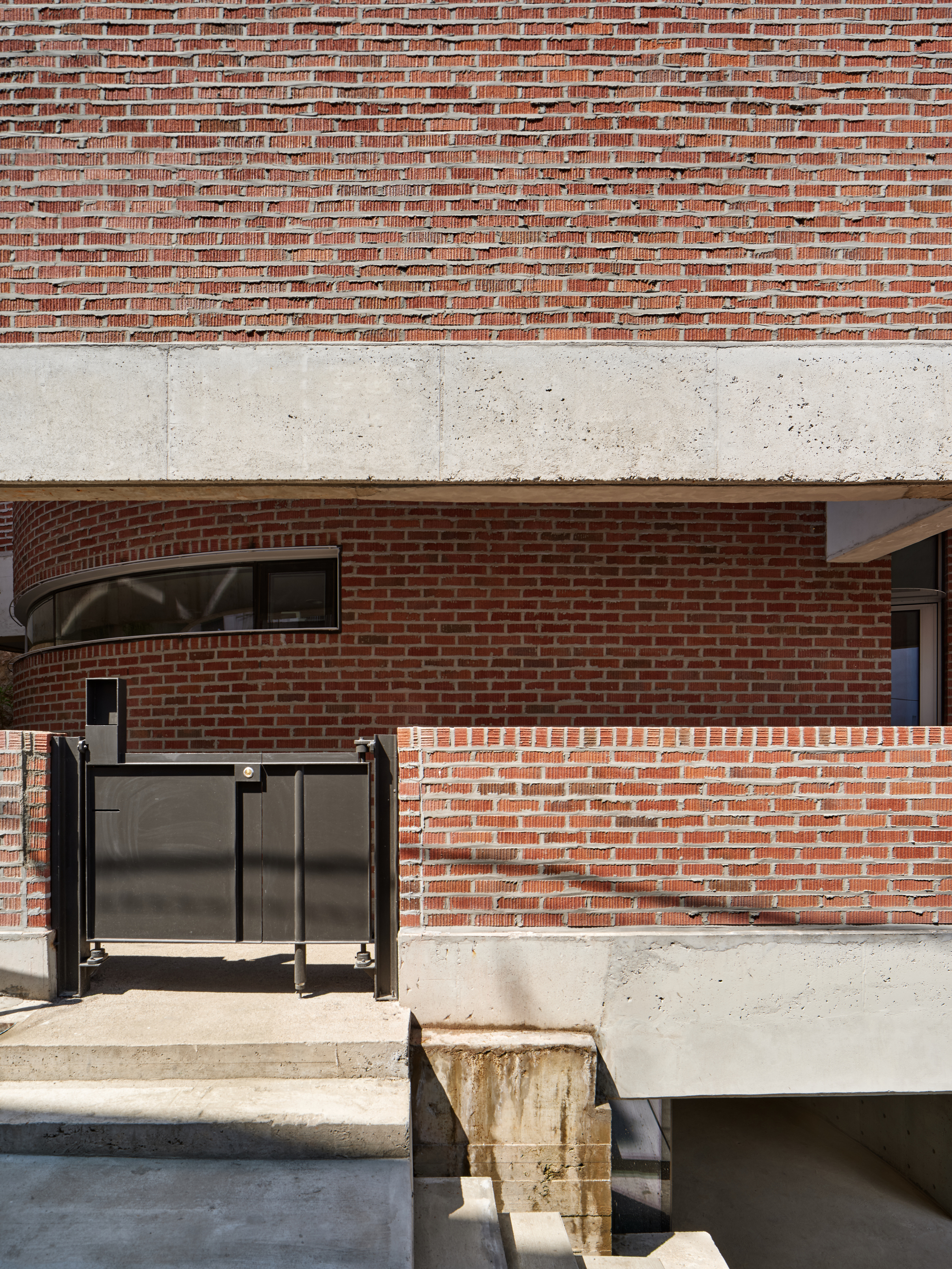 Alley in the House / FHHH FRIENDS-32