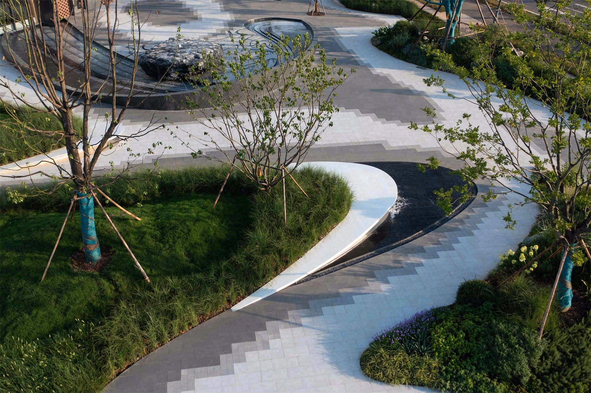 ” 明日 ” 之境,预见生活的超限感知—武汉联投未来荟 丨中国武汉丨环球地景设计-1