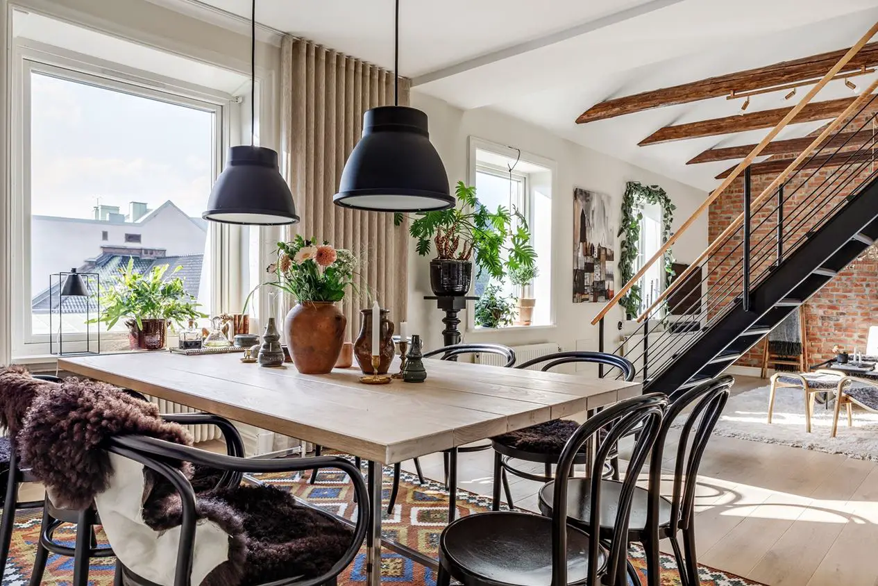 瑞典湖畔的砖墙公寓 | 宁静的斯堪的纳维亚风格-2