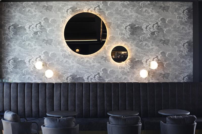 87 平现代简约咖啡厅设计 | 高雅黑白色调的室内空间-11