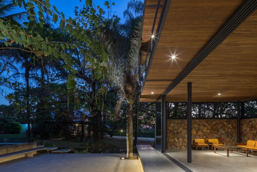 巴西 Labcity 设计工作室打造的原生态石墙住宅-35