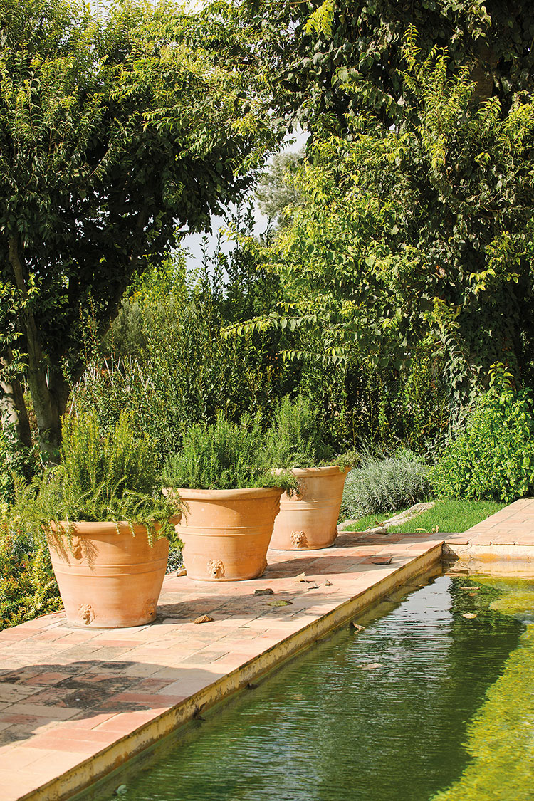 西班牙百年古宅新生，暗室变明亮空间-19