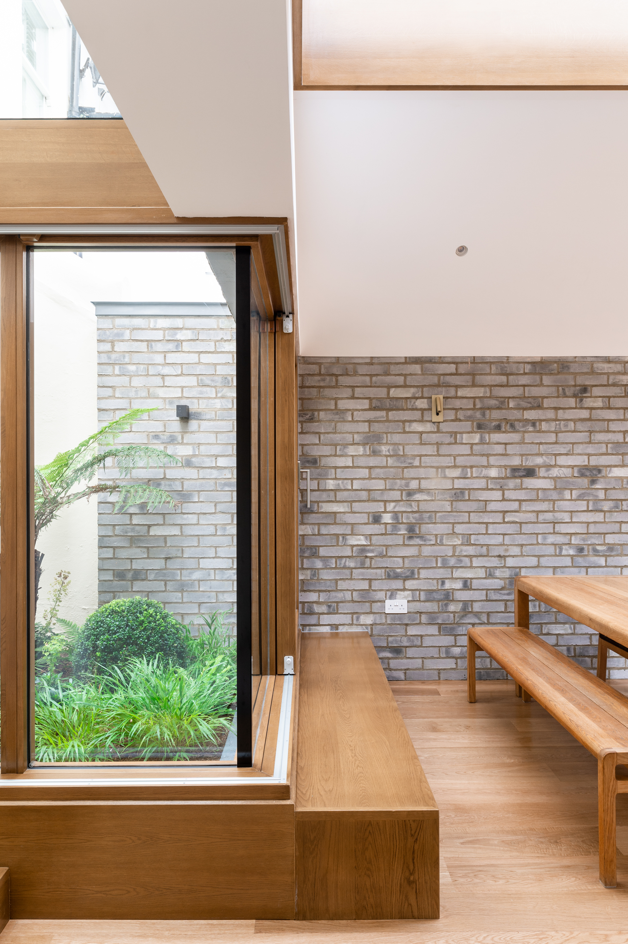 Harefield Road East House  / Gruff-25